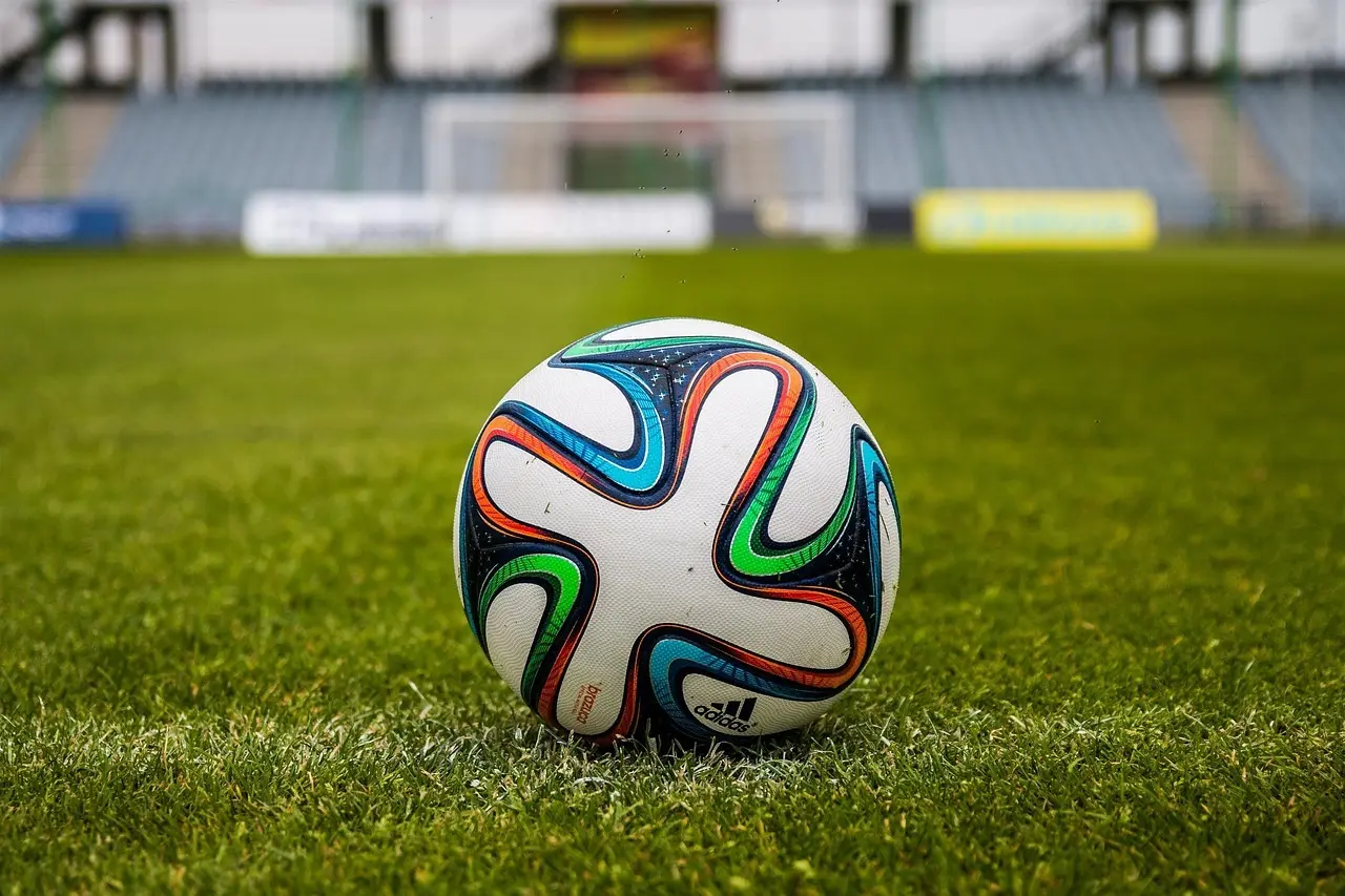 Runde 4 i Liga MX 2025: Storsejr i Monterrey, kampafgørende straffespark og dramatiske kort