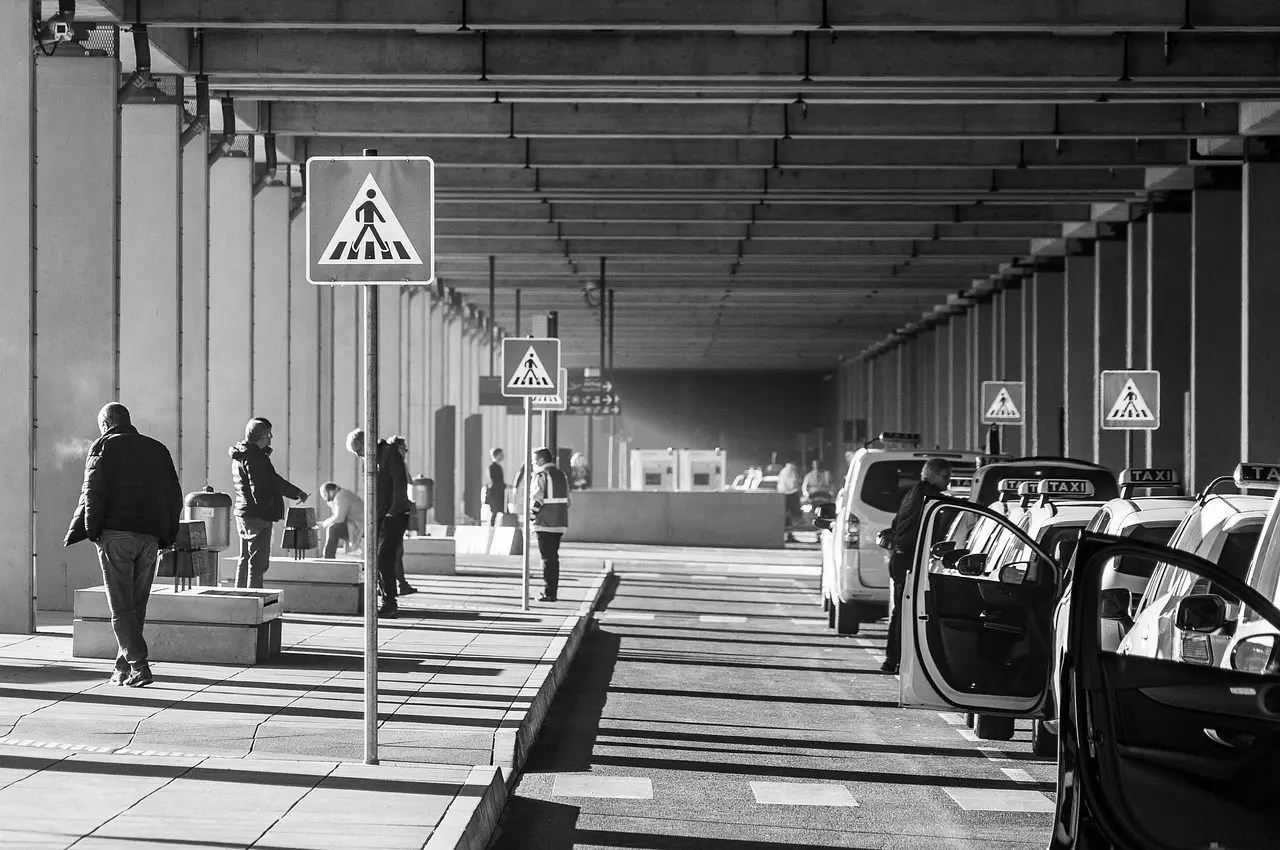 Sådan finder du en sikker taxa fra lufthavnen til stadion