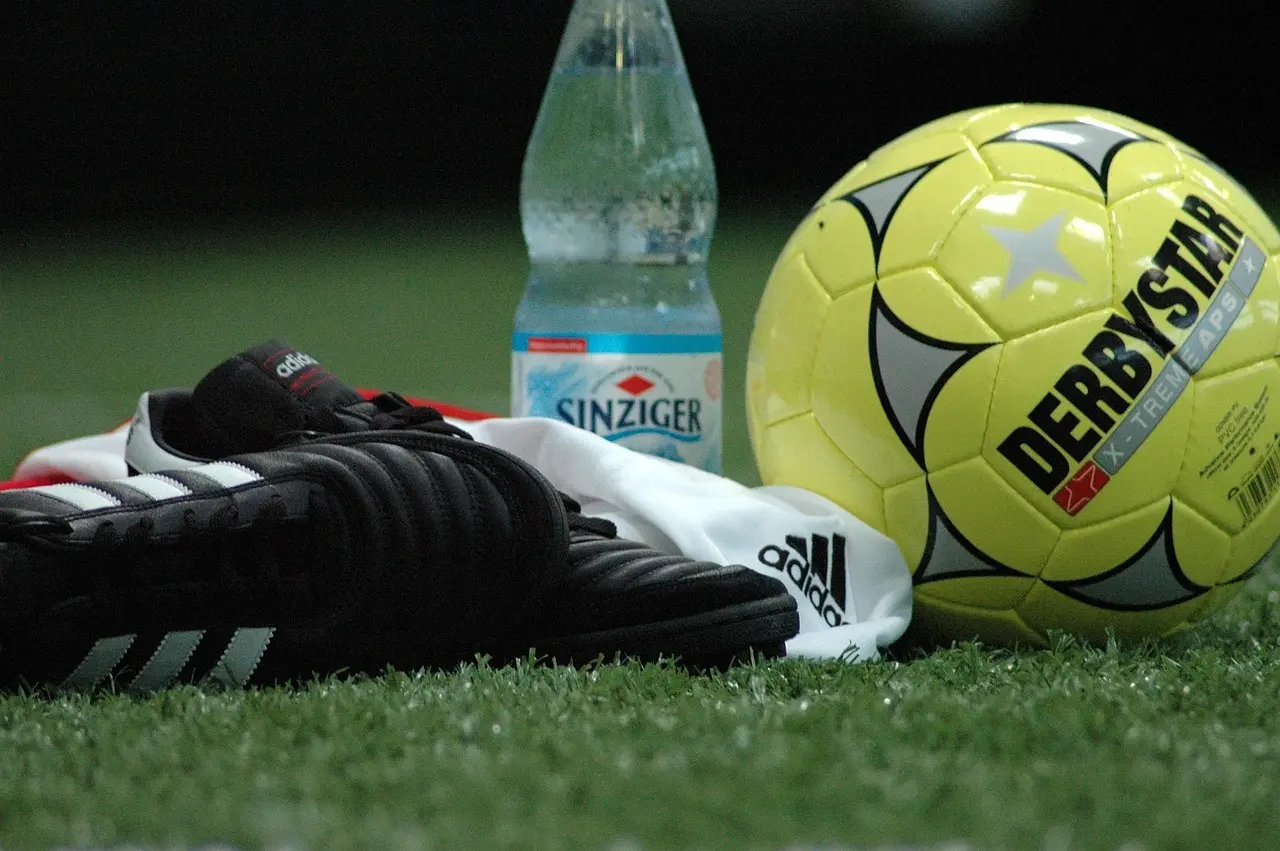 Runde 8 i Liga Premier Serie A: tidlige chokmål, vilde vendinger og disciplinære nedslag